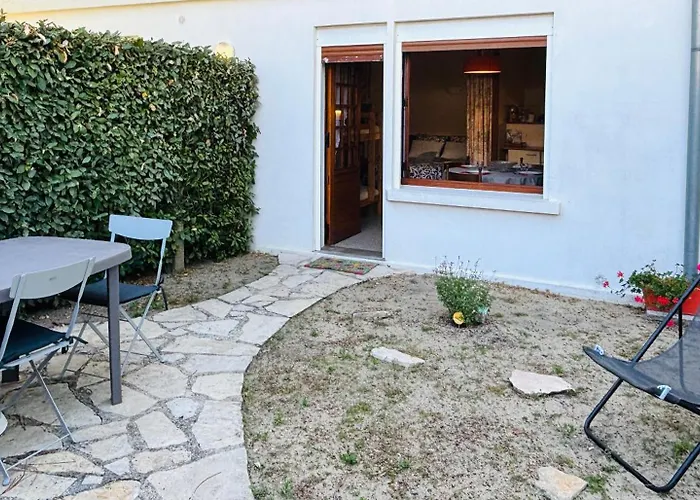 Daire Ouest A 300m Des Plages *